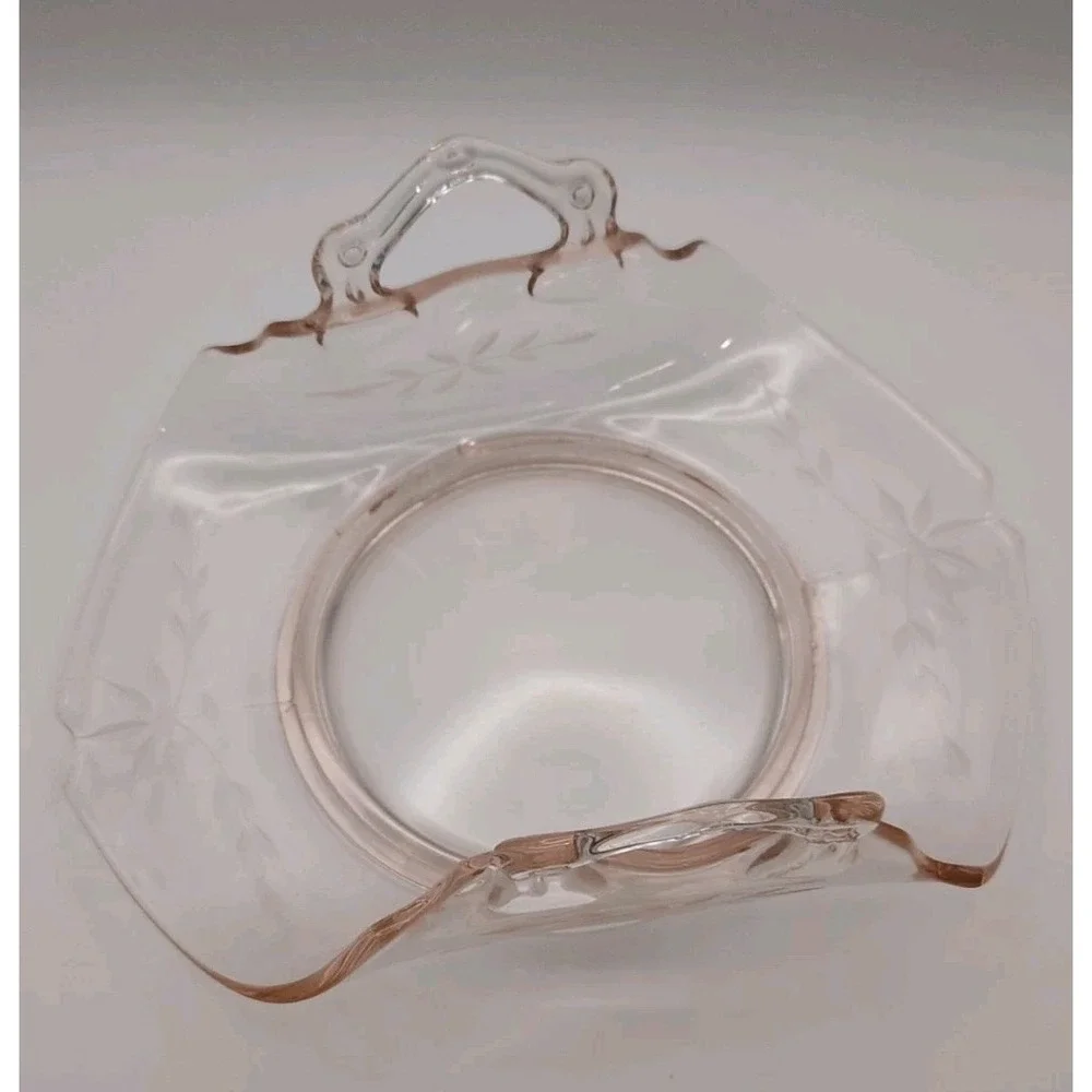 Vintage Pink Depression Glass Etched Leaf Bon Bon Dish with Handles 7x5x3 - Picture 1 of 14